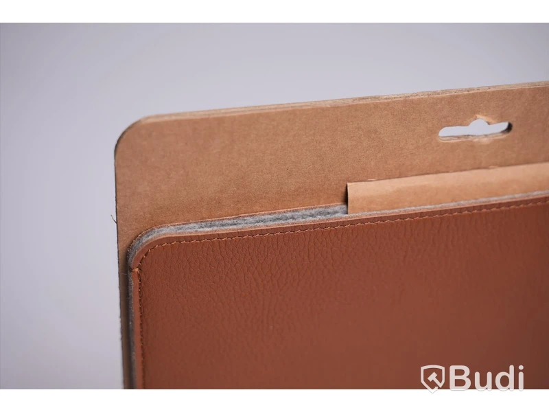 Läderfodral för MACBOOK PRO / WOOLNUT / 16-INCH